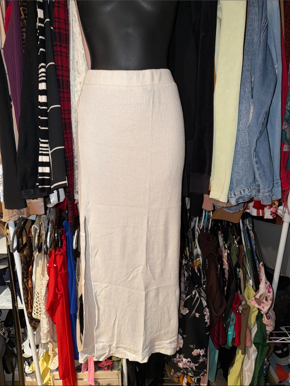 Forever 21 Ivory Ribbed Maxi Skirt